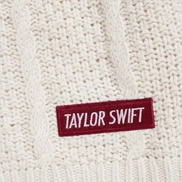 TAYLOR SWIFT OFFICIAL RED CARDIGAN - BRAND NEW - Picture 3 of 3